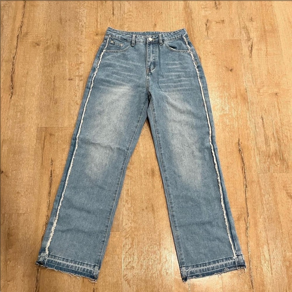 Light Wash Raw Hem Side-Seam Detail Jeans